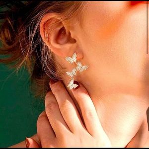 🌵4/$30 New Crystal Butterfly Earrings
